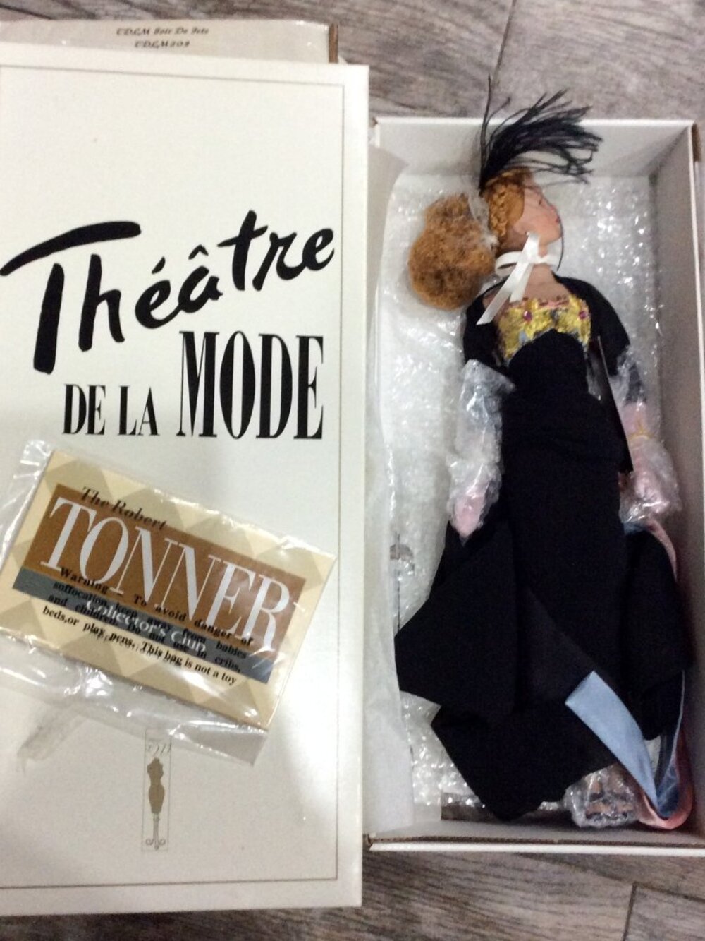 "Theatre de la Mode" Collection by Robert Tonner Doll "Soir de Fete" NRFB